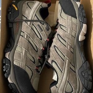 Merrell MOAB 2-NWOT never worn